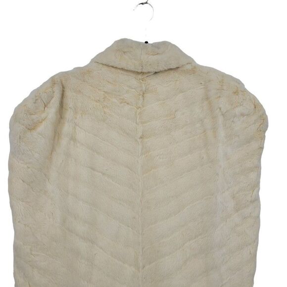 Vintage Rabbit Fur Cape Stowe Poncho Vanilla M Big Shoulder Native American - Picture 12 of 16